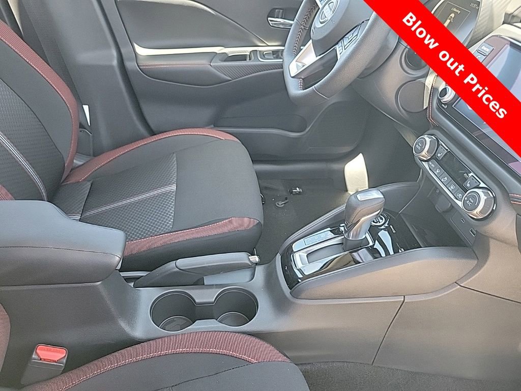 New 2025 Nissan Versa SR w/ Trunk Package image 39