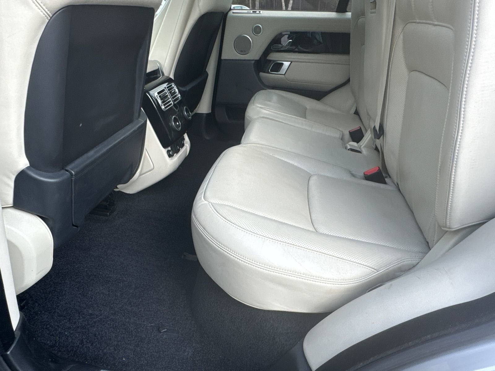 Used 2020 Land Rover Range Rover HSE image 20