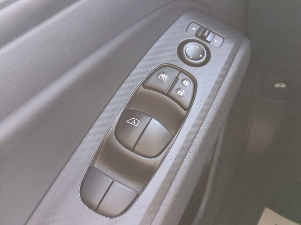 Used 2022 Nissan Altima 2.5 SV image 22