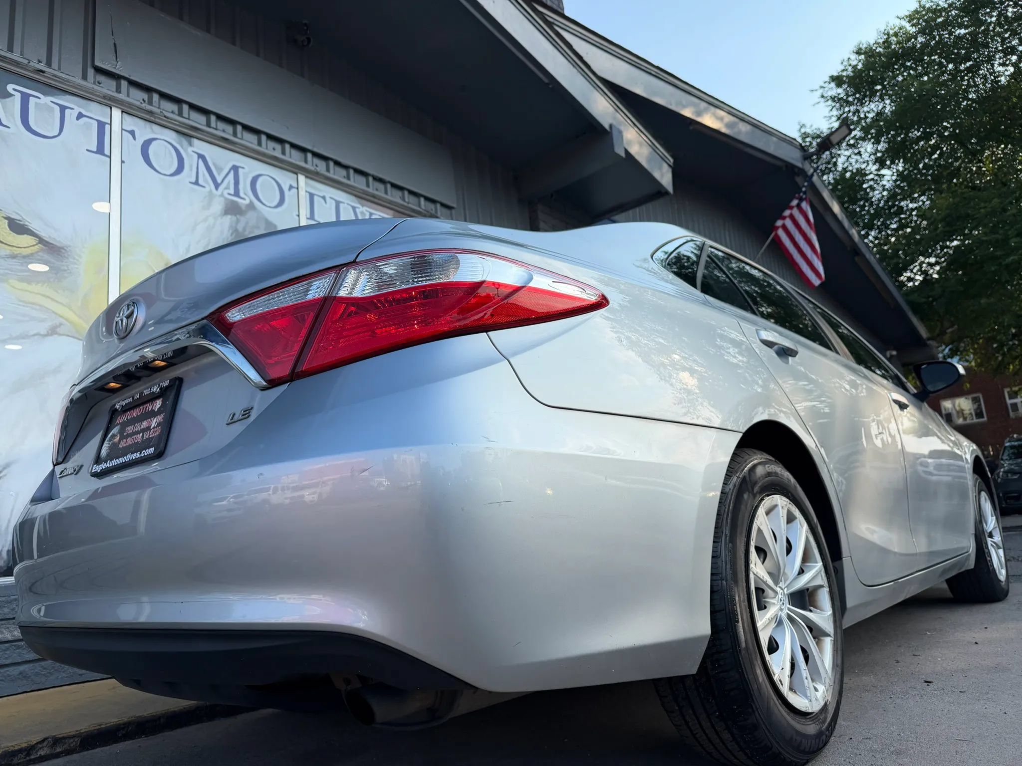 Used 2017 Toyota Camry LE w/ Moonroof Package FWD image 2