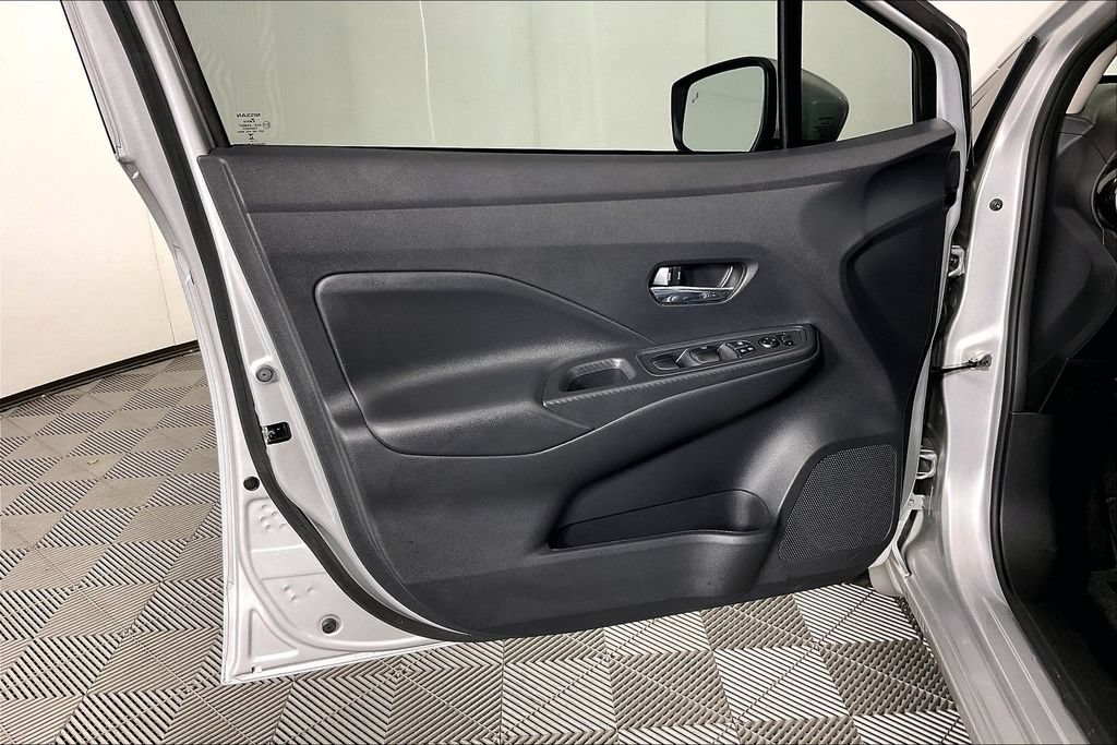 Used 2025 Nissan Versa SV w/ Trunk Package FWD image 21