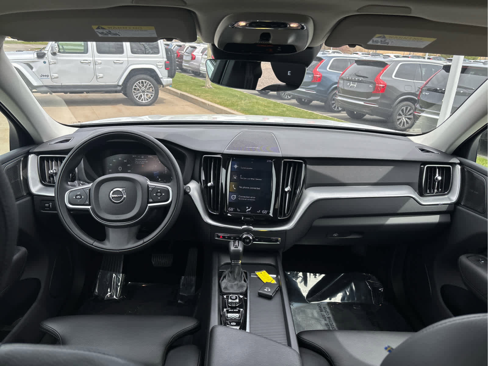 Used 2019 Volvo XC60 T6 Momentum w/ Multimedia Package AWD/4WD image 11