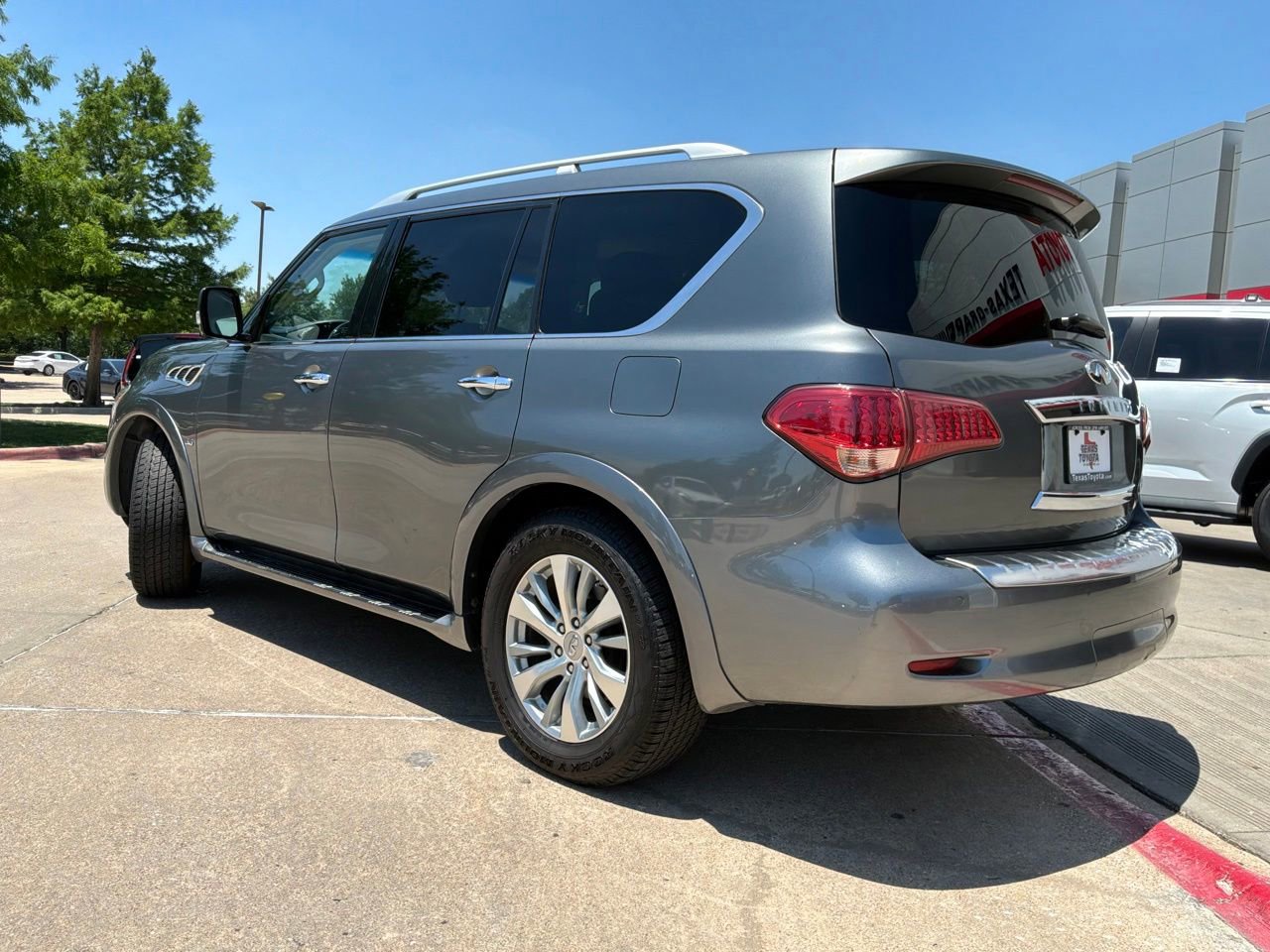 Used 2017 INFINITI QX80 2WD image 8