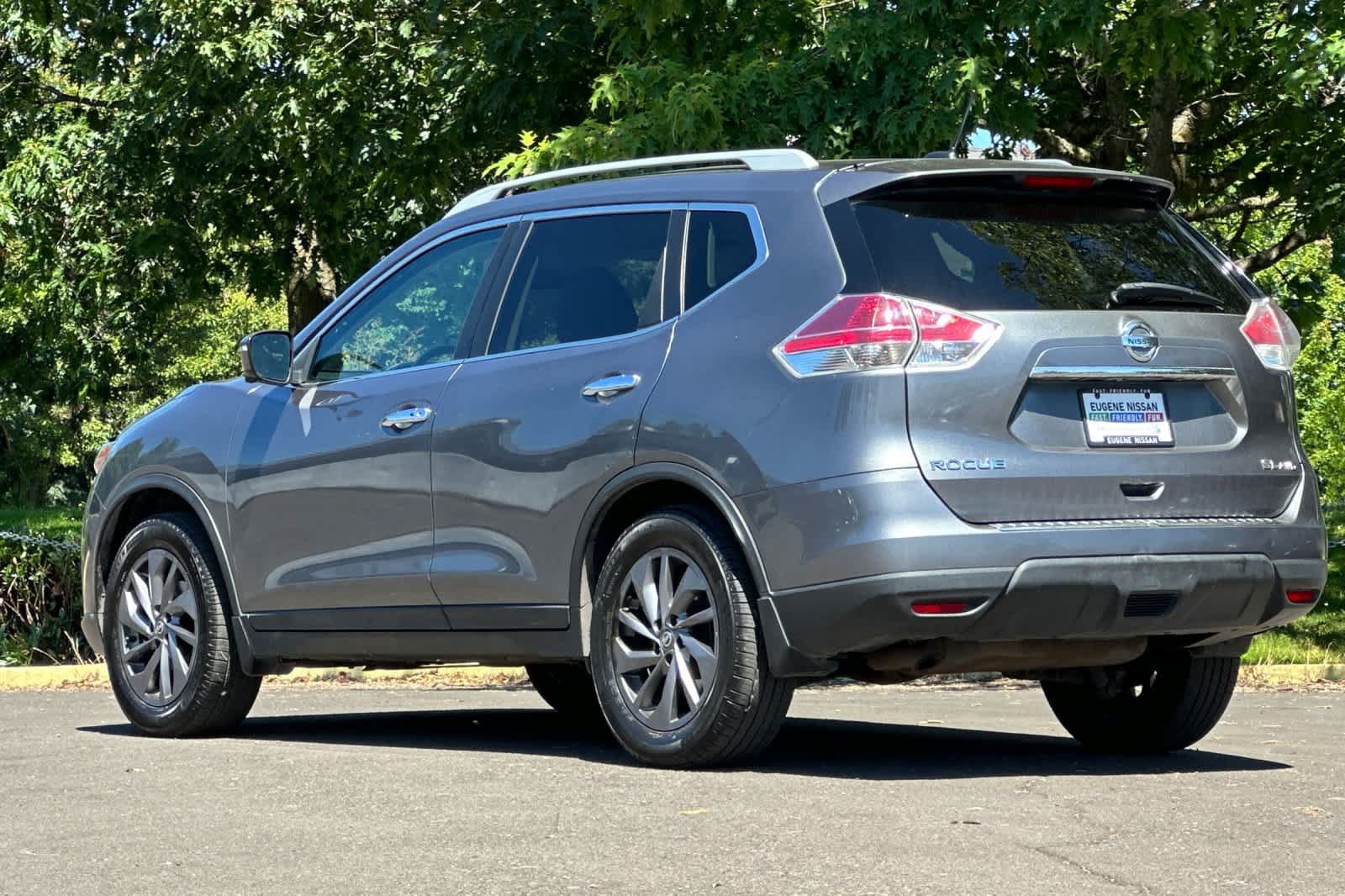 Used 2016 Nissan Rogue SL w/ SL Premium Package AWD/4WD image 6