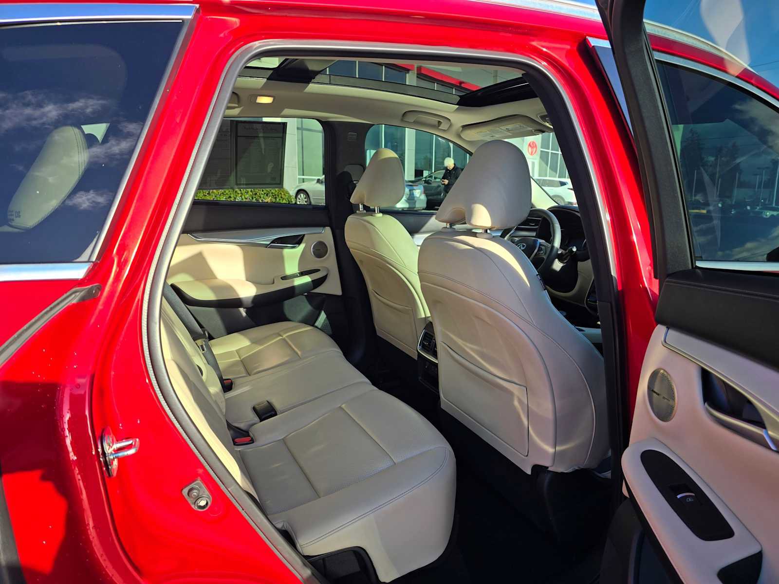 Used 2022 INFINITI QX50 Sensory image 15