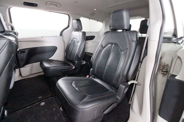 Used 2017 Chrysler Pacifica Touring-L Plus image 23