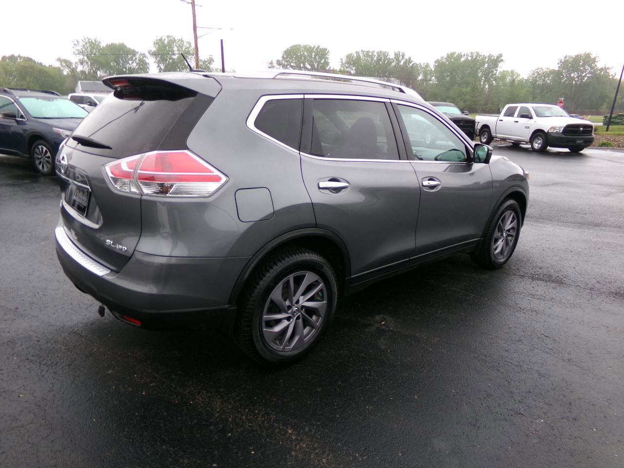 Used 2016 Nissan Rogue SL w/ SL Premium Package AWD/4WD image 3