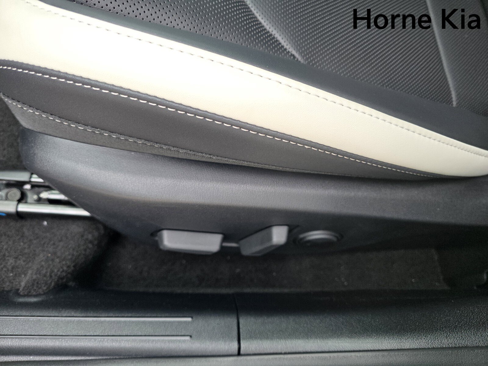 New 2025 Kia K4 GT-Line image 13