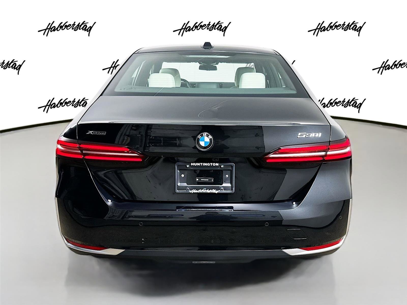 Used 2025 BMW 530i xDrive w/ Premium Package image 6