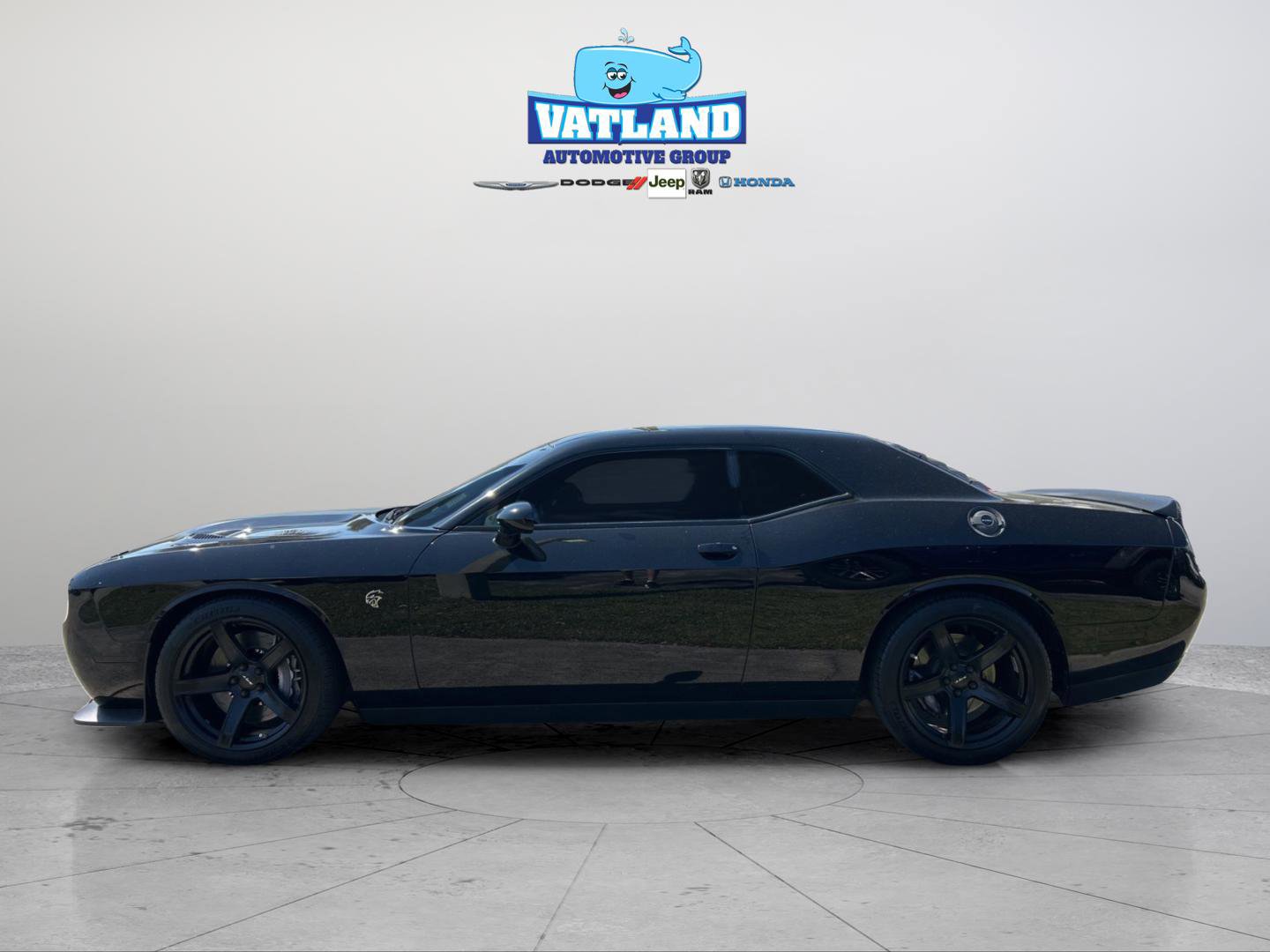 Used 2018 Dodge Challenger SRT Hellcat image 2