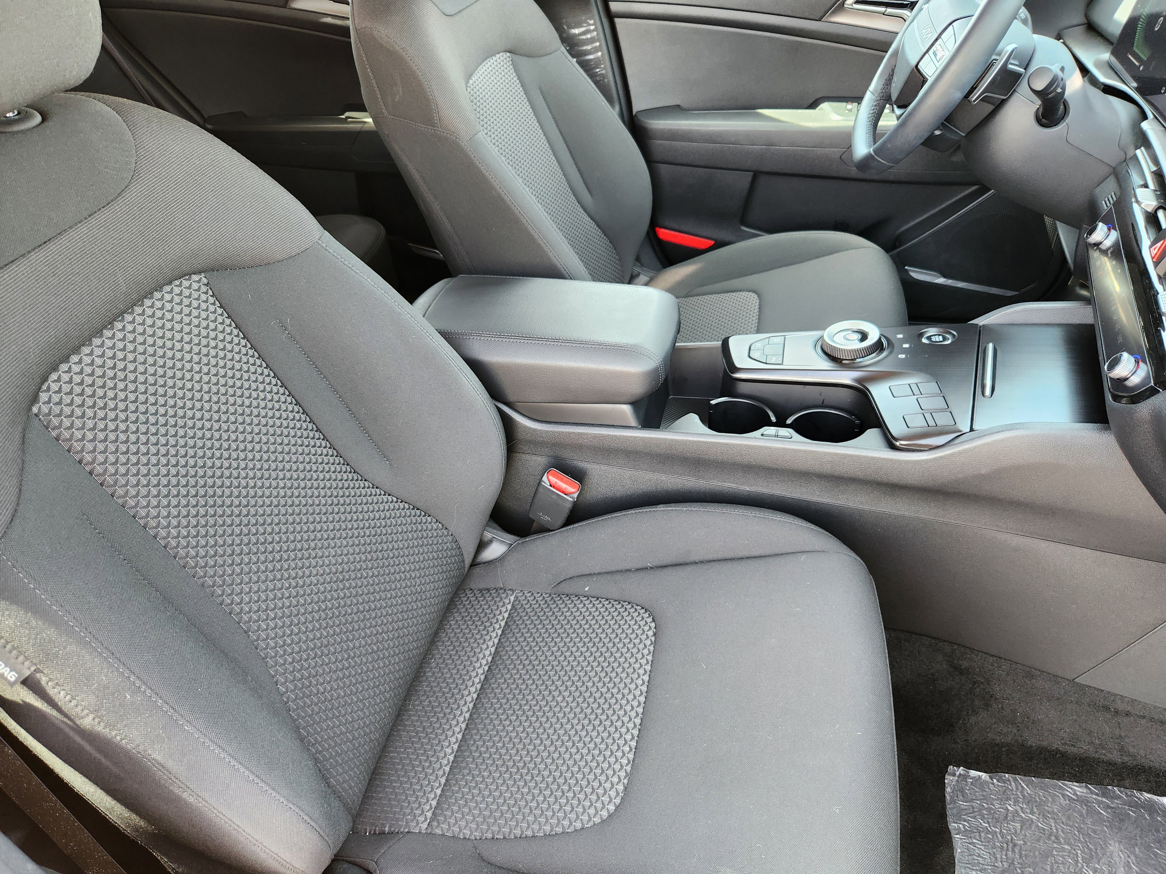 Used 2026 Kia Sportage LX FWD image 14