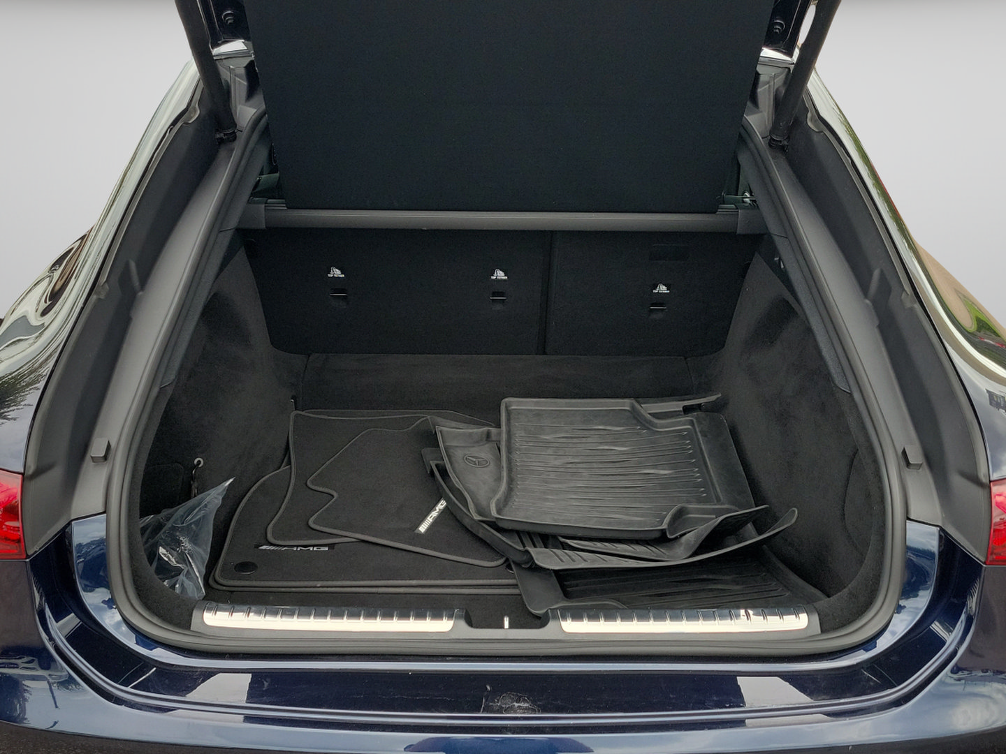 Certified 2024 Mercedes-Benz EQS 580 4MATIC Sedan image 5