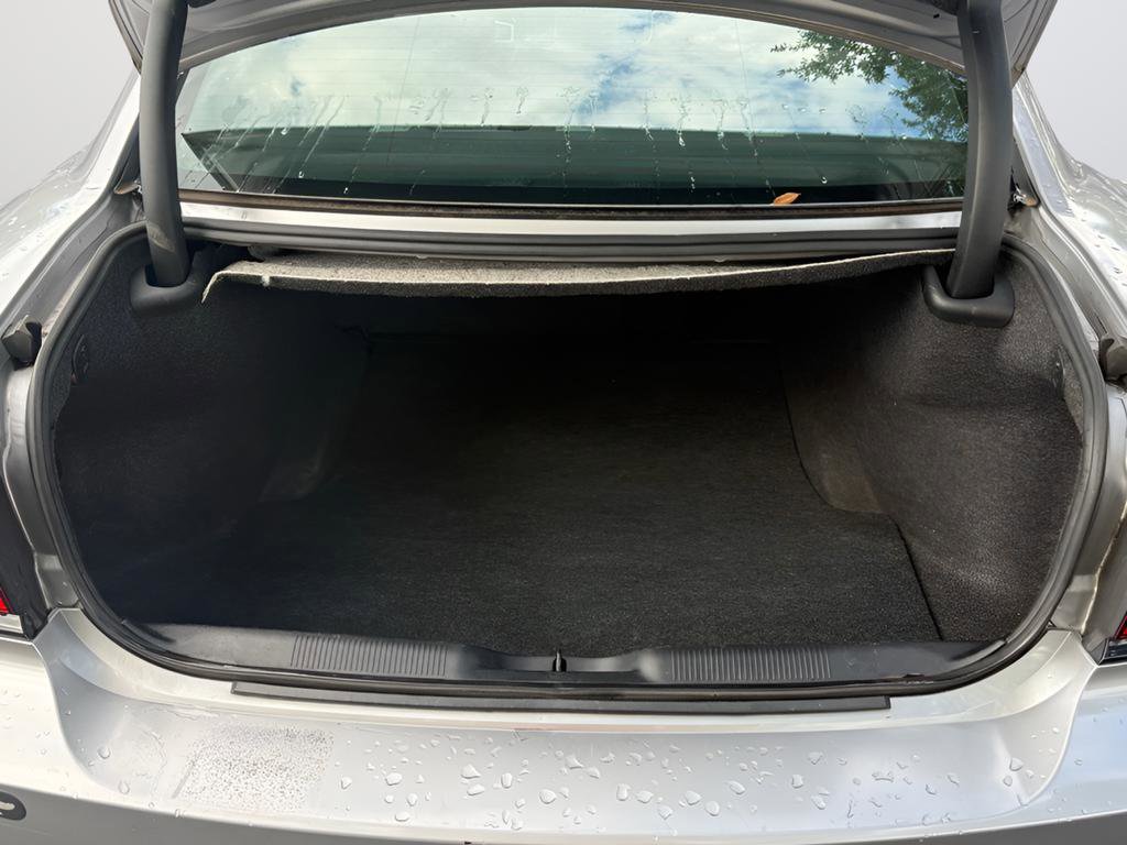 Used 2014 Dodge Charger SE RWD image 5