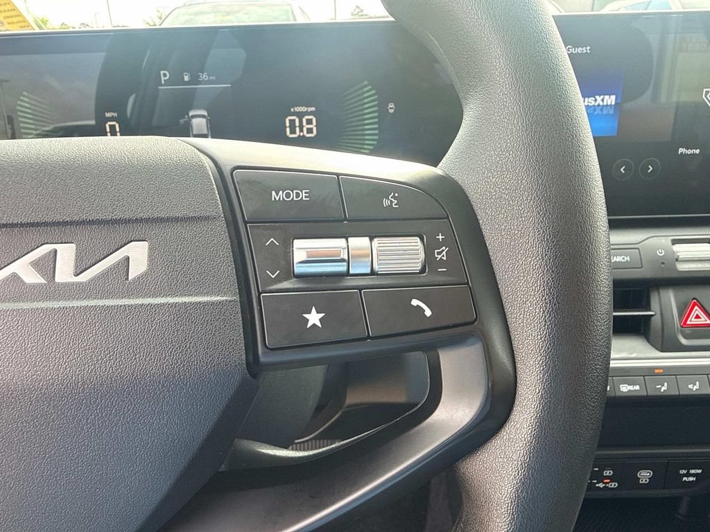 Used 2025 Kia K4 FWD image 29