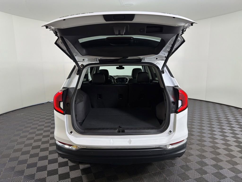 Used 2024 GMC Terrain SLT AWD/4WD image 15