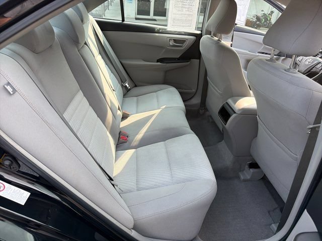 Used 2017 Toyota Camry LE FWD image 27