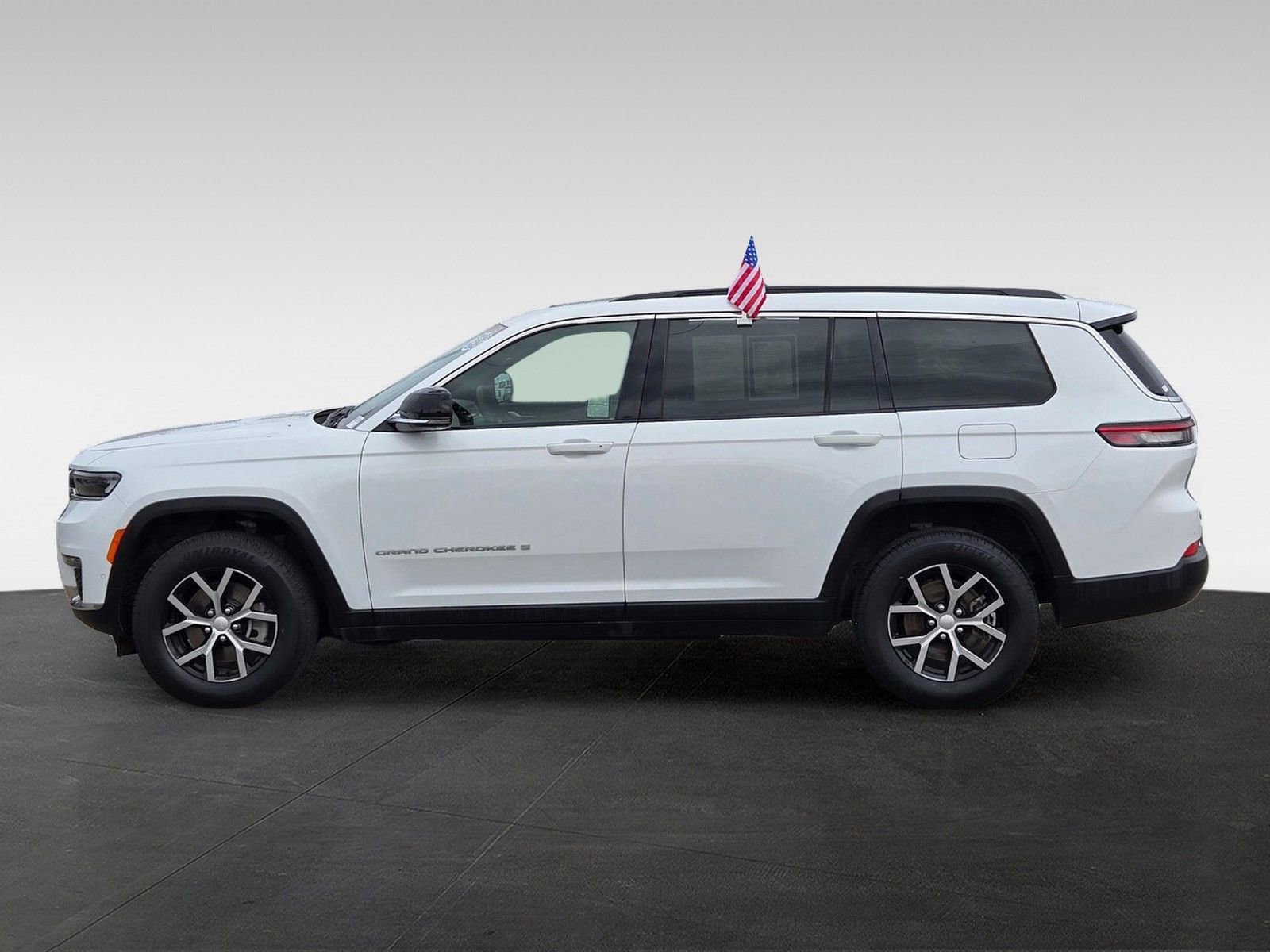 Used 2024 Jeep Grand Cherokee L Limited w/ Luxury Tech Group II AWD/4WD image 7
