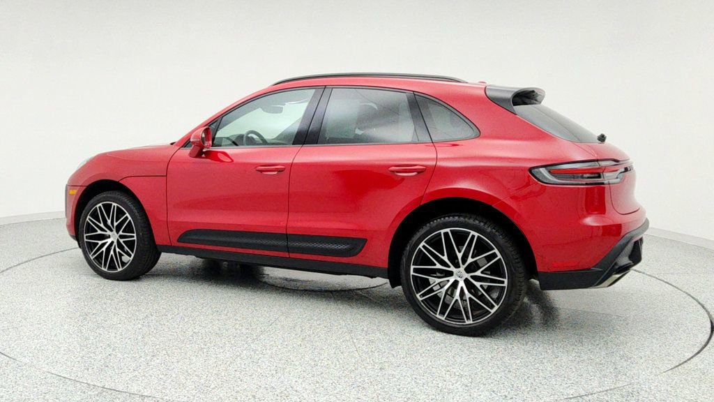 Used 2024 Porsche Macan image 7