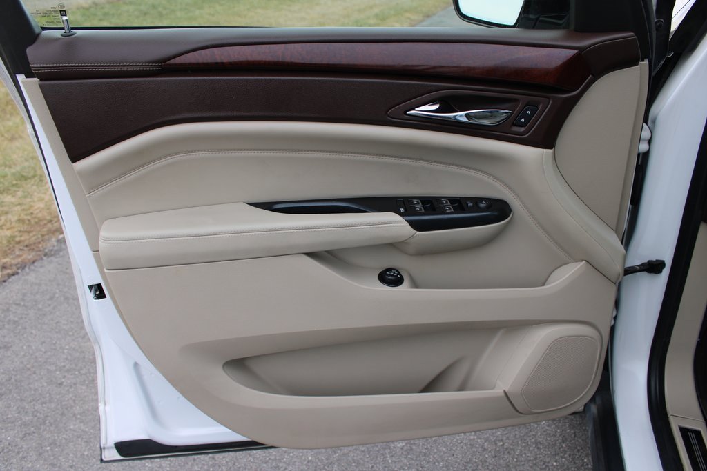 Used 2015 Cadillac SRX Luxury w/ Driver Awareness Package image 10