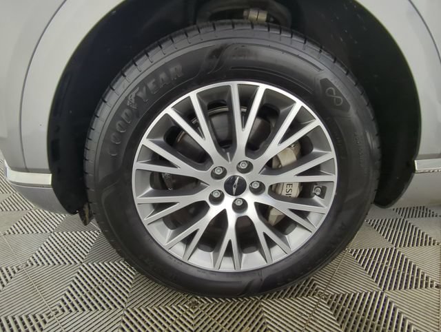 Used 2025 Genesis GV80 2.5T Standard AWD/4WD image 17
