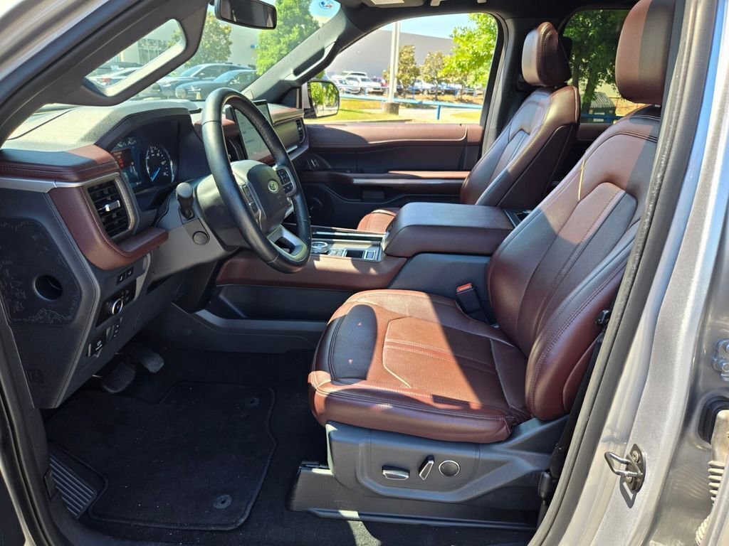 Used 2023 Ford Expedition Limited RWD image 11