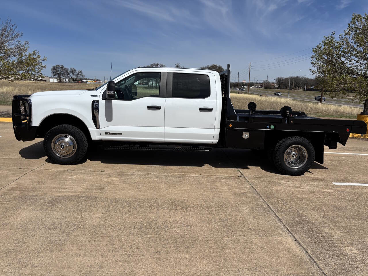 Used 2023 Ford F350 XL image 1