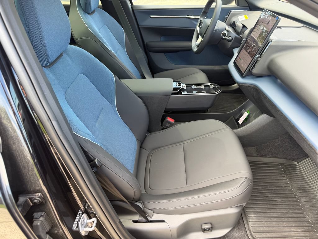 New 2026 Volvo EX30 Plus w/ Protection Package Premier AWD/4WD image 9
