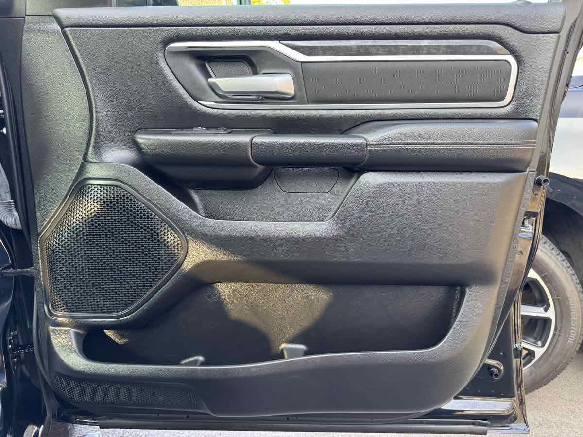 Used 2023 RAM 1500 Big Horn AWD/4WD image 33