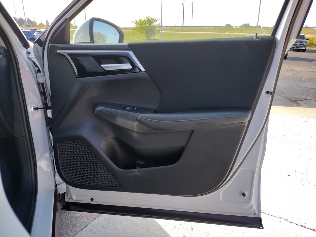 Used 2023 Mitsubishi Outlander ES image 22