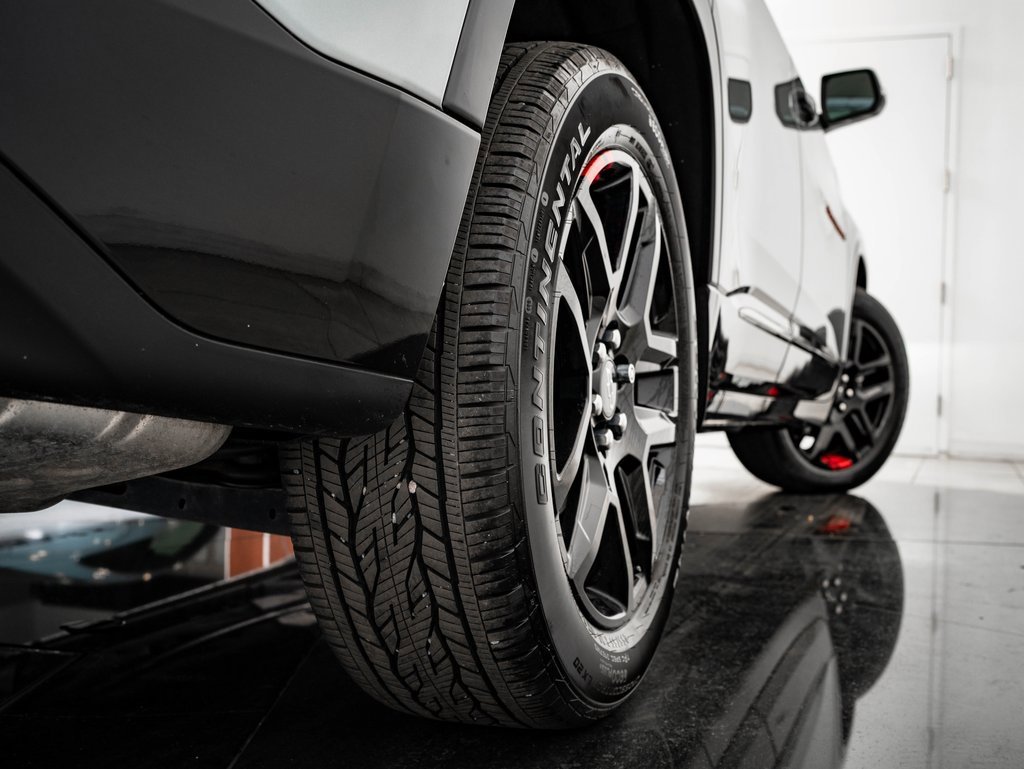 Used 2023 Chevrolet Traverse Premier image 50