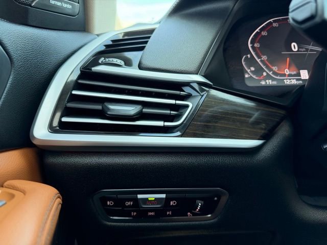 Used 2020 BMW X7 xDrive40i w/ Premium Package AWD/4WD image 29