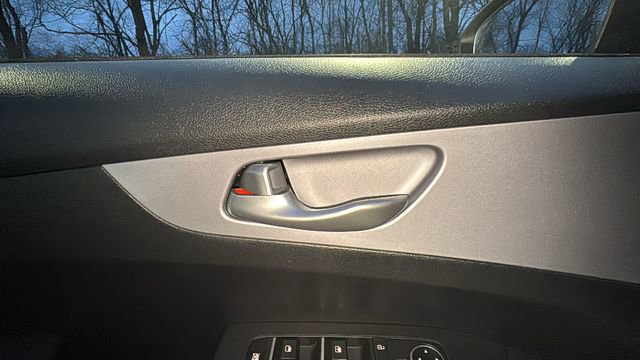 Used 2024 Kia Forte LXS image 10