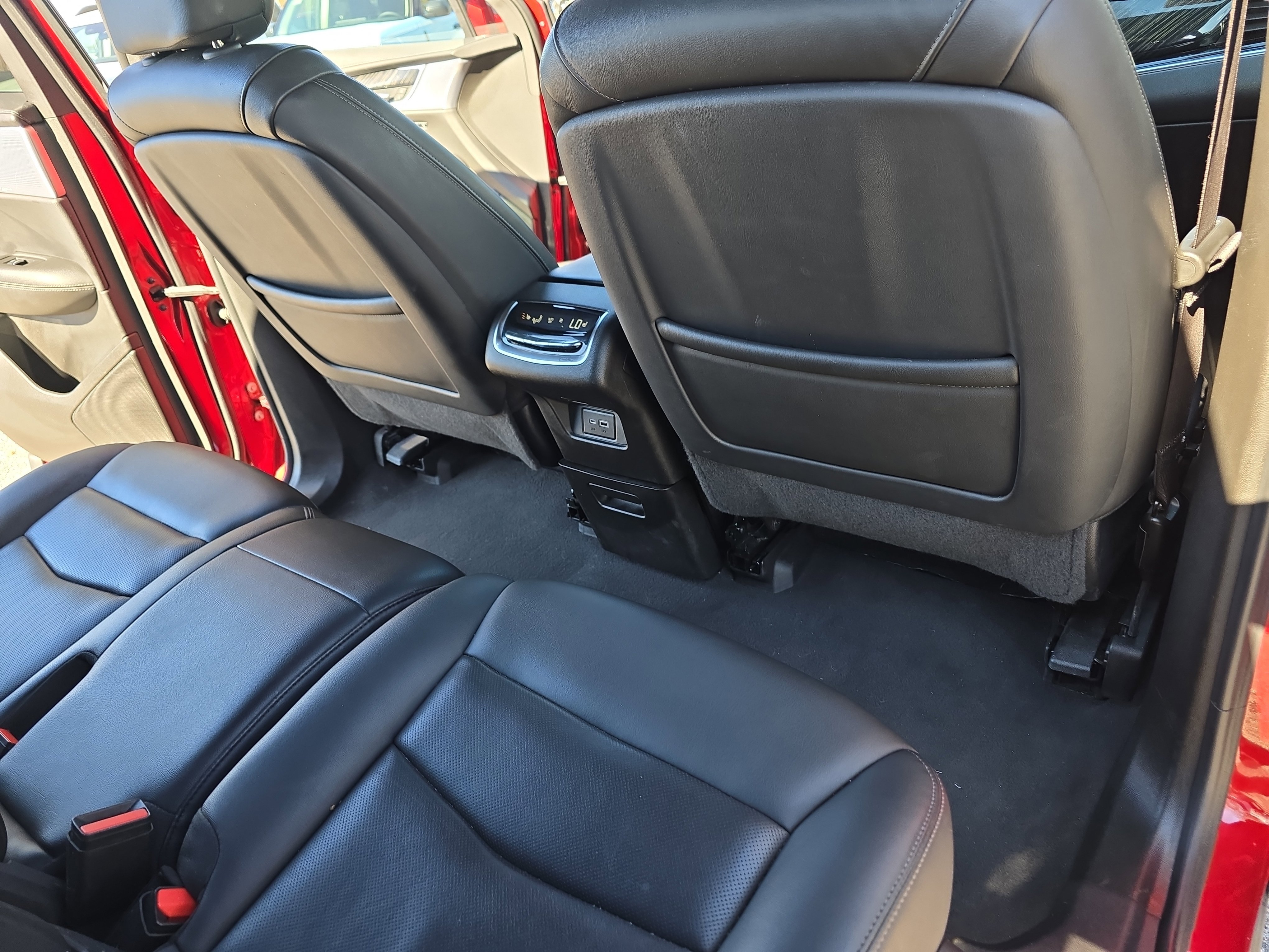 Used 2023 Cadillac XT6 Premium Luxury image 12