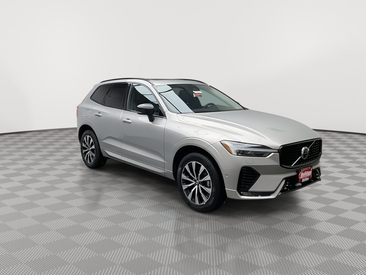 Used 2024 Volvo XC60 B5 Plus AWD/4WD image 32
