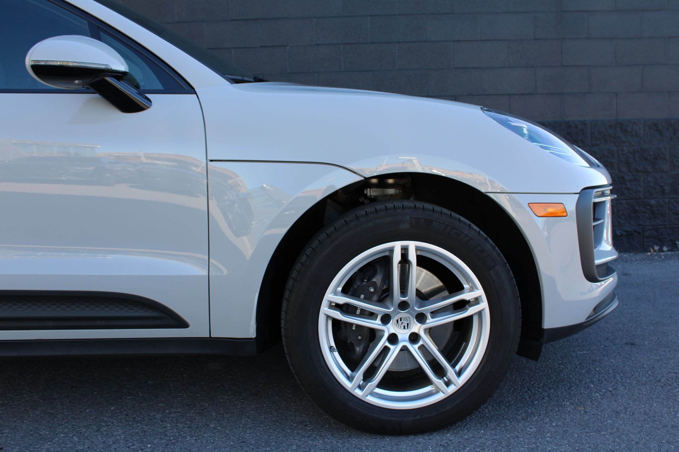 Certified 2023 Porsche Macan image 12