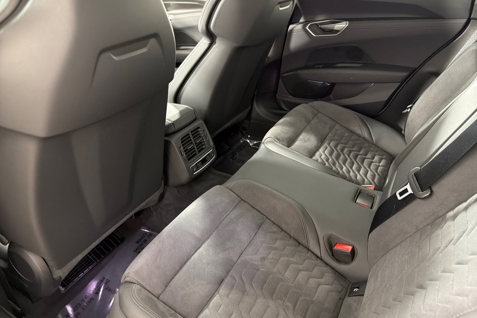 Certified 2024 Audi e-tron GT Premium Plus w/ Performance Package AWD/4WD image 11