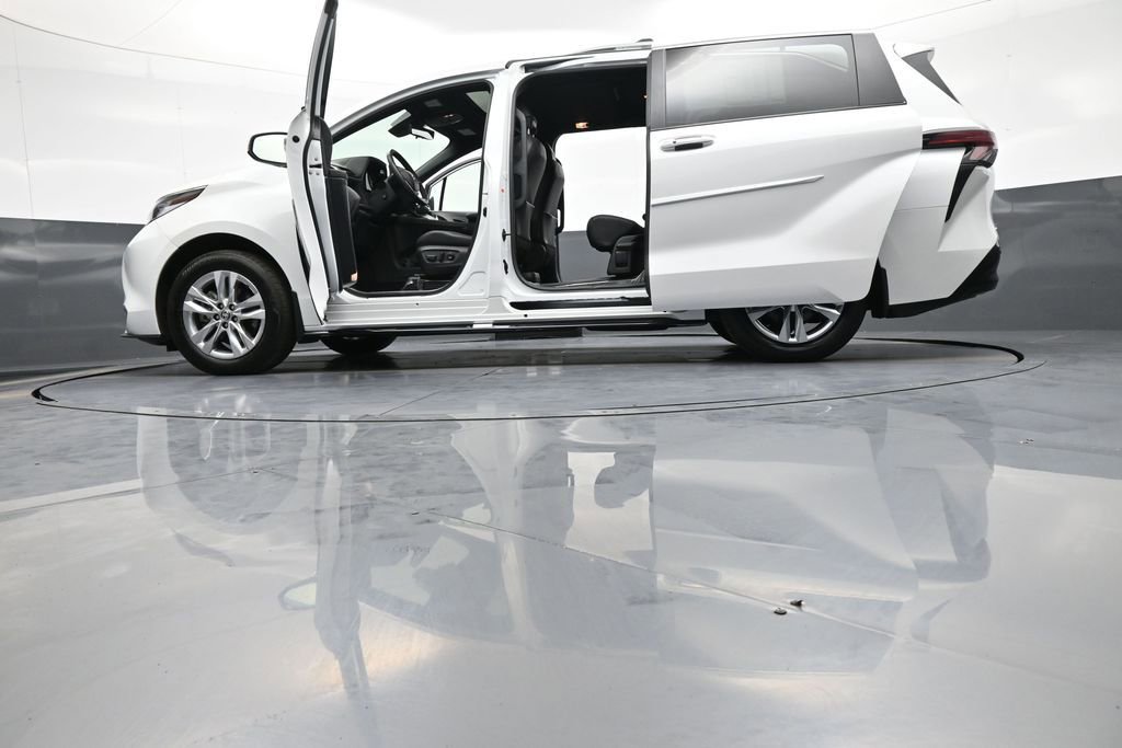 Certified 2025 Toyota Sienna Limited AWD/4WD image 51