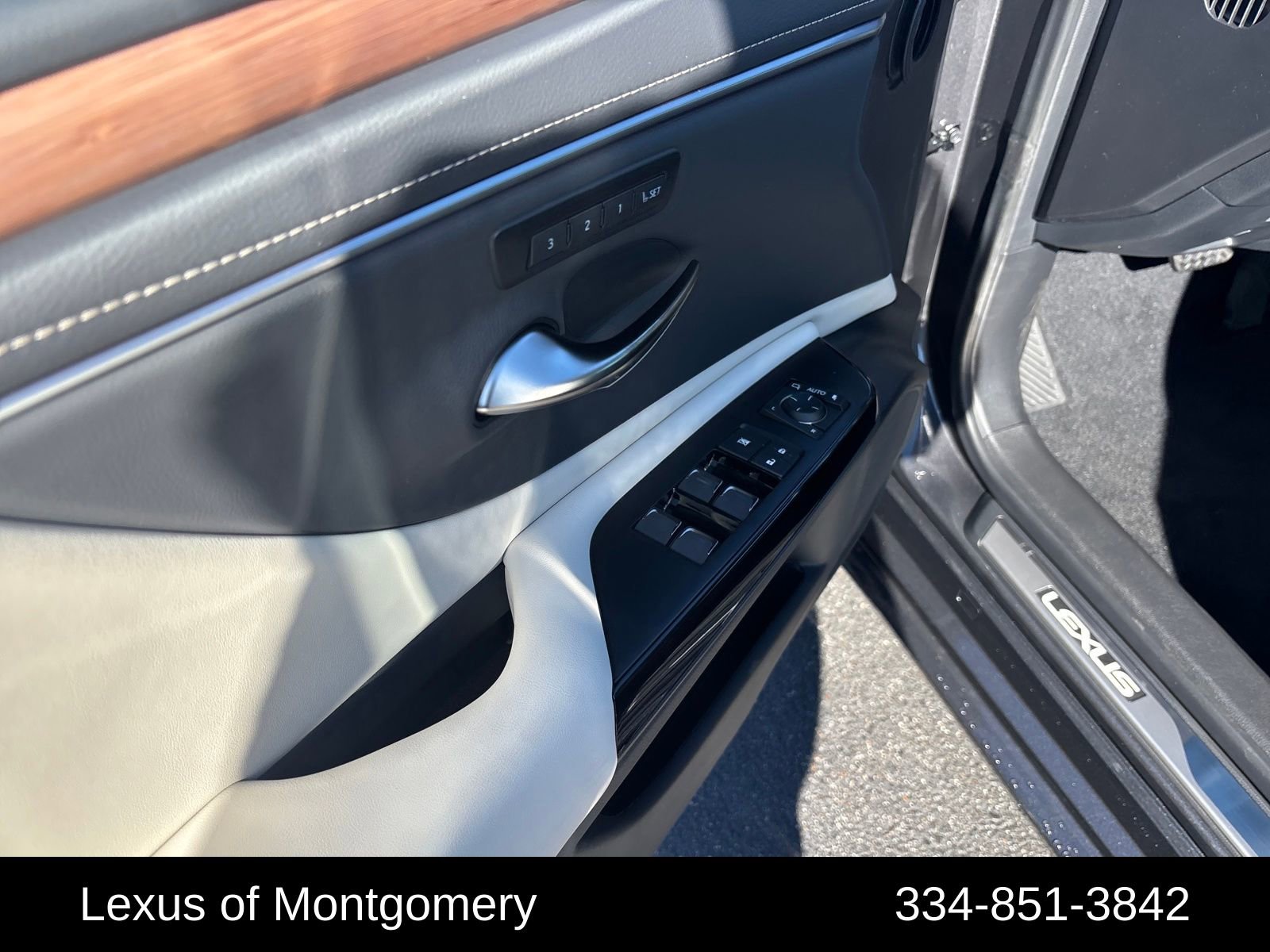 New 2025 Lexus ES 350 w/ Premium Package image 11