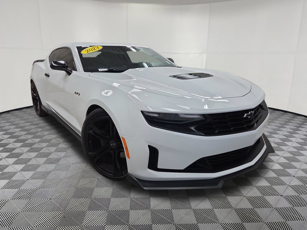 Used 2023 Chevrolet Camaro LT w/ Technology Package RWD image 3