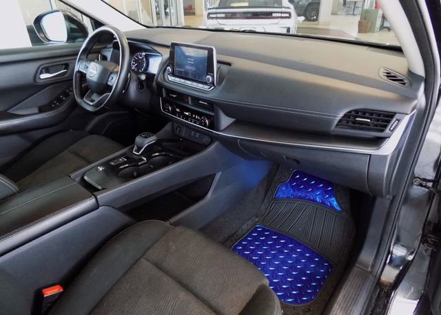 Used 2025 Nissan Rogue SV image 24