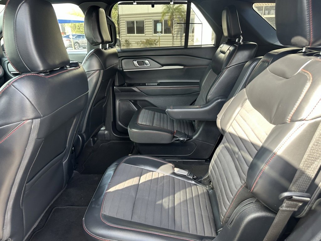 Used 2025 Ford Explorer ST-Line w/ Premium Package image 20