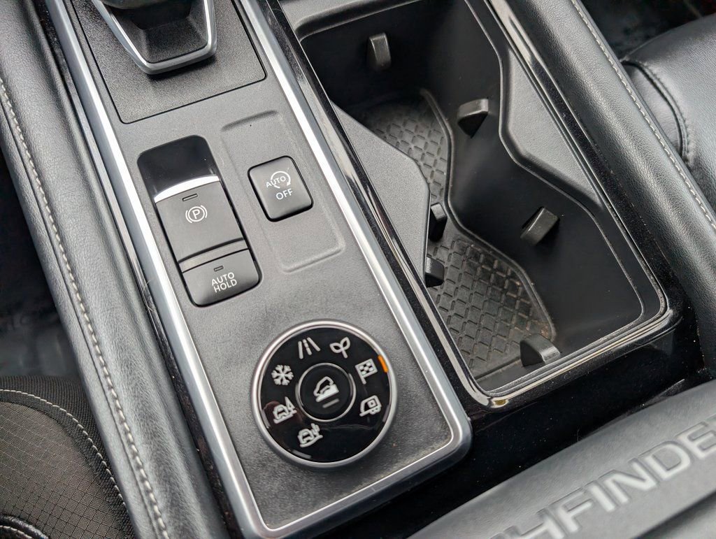 Used 2023 Nissan Pathfinder SL AWD/4WD image 20