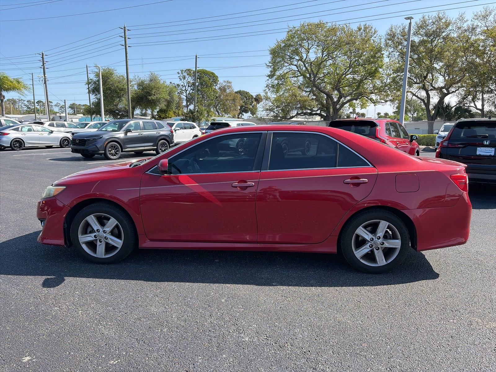 Used 2014 Toyota Camry SE image 4