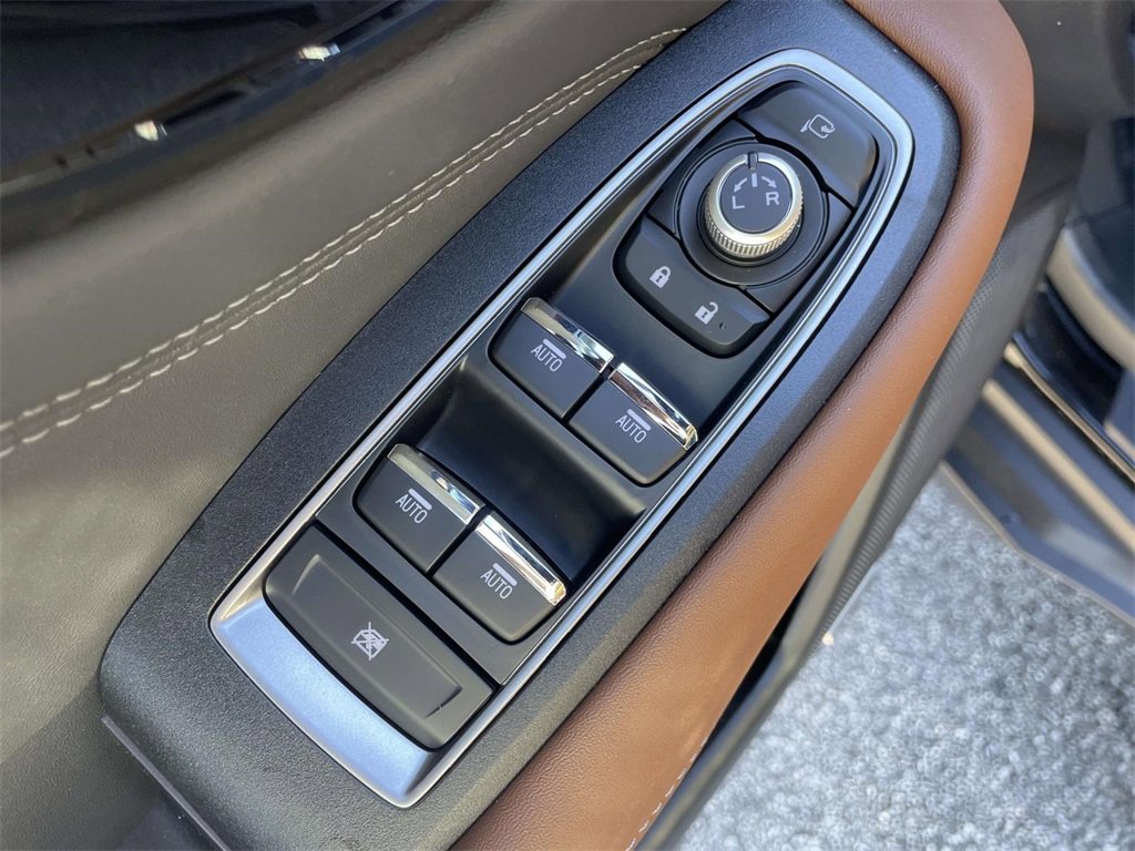 New 2025 Subaru Outback Touring image 8