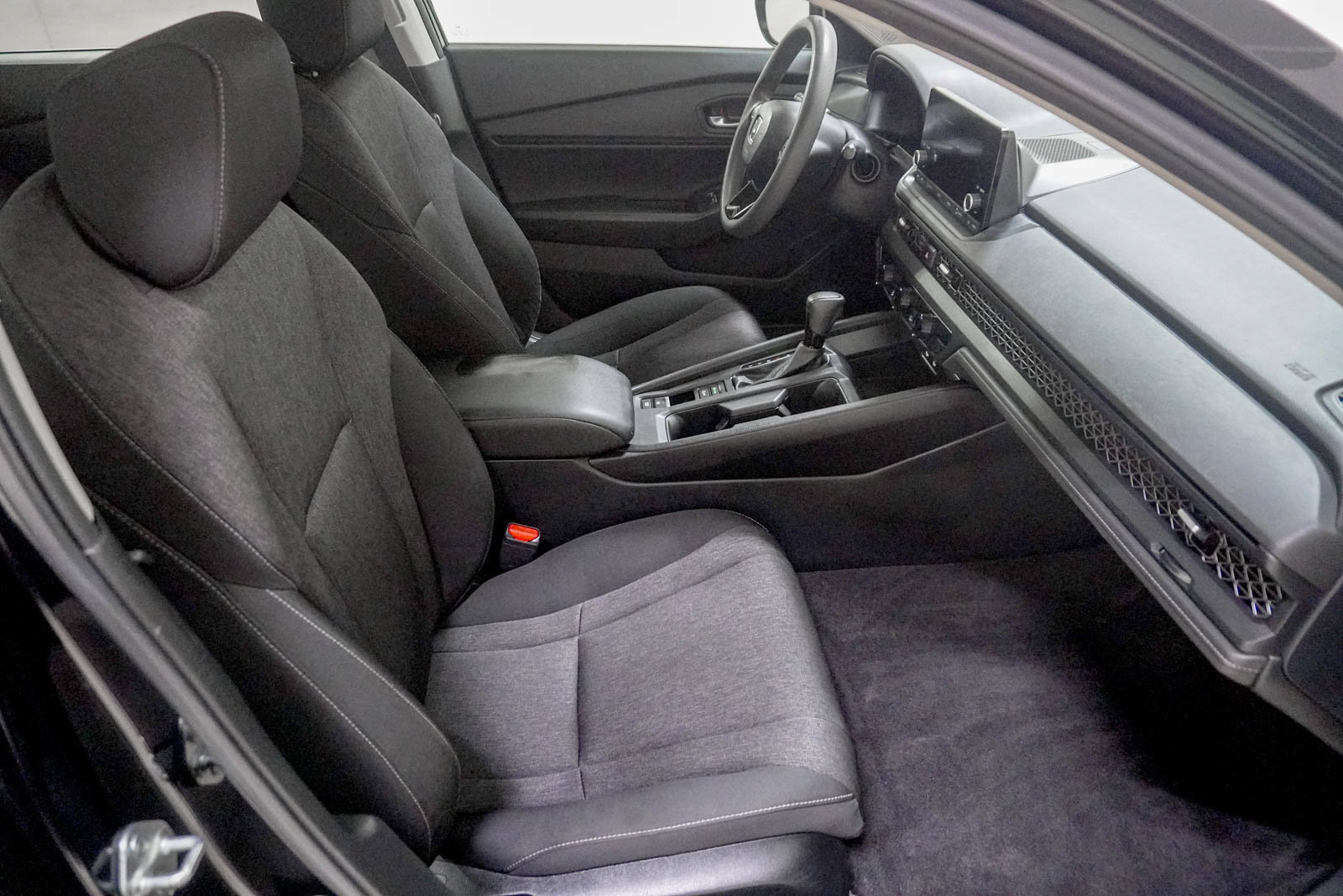 Used 2023 Honda Accord EX image 31