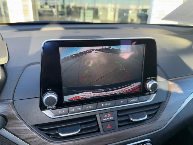 Used 2025 Nissan Altima 2.5 SV image 14