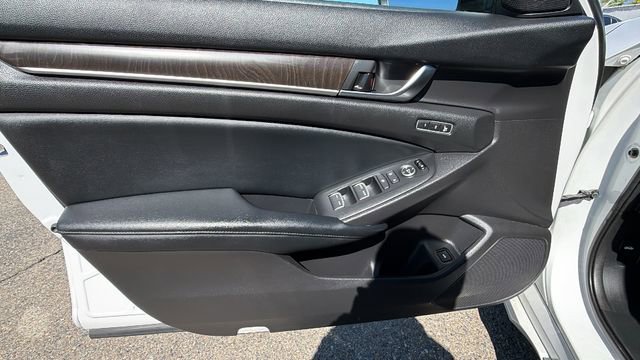 Used 2018 Honda Accord Touring image 19