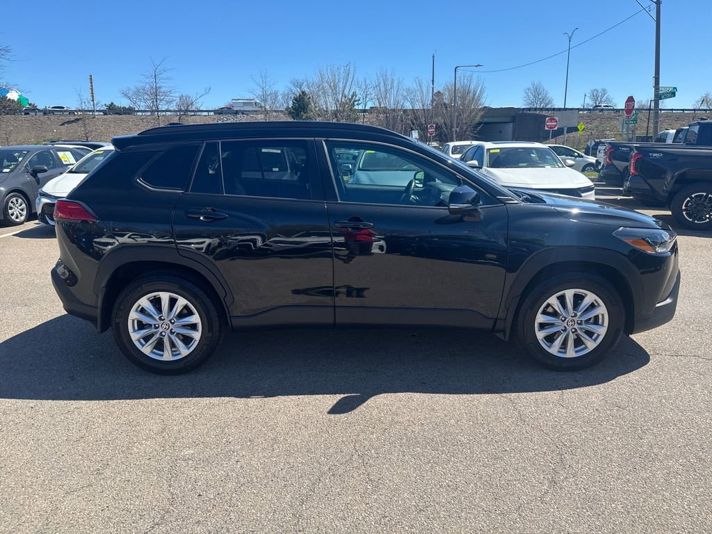 Used 2024 Toyota Corolla Cross LE w/ Moonroof Package AWD/4WD image 9