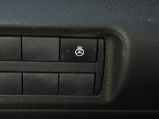 Used 2022 Nissan Kicks SR w/ Premium Package image 22