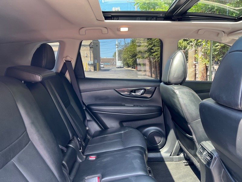 Used 2018 Nissan Rogue SL w/ Premium Package image 22